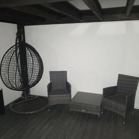 Black House A Apartment