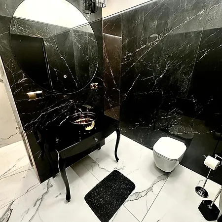 Black House A * Radom