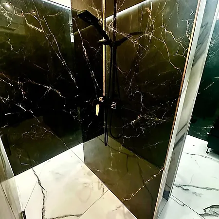 Black House A Apartment Radom