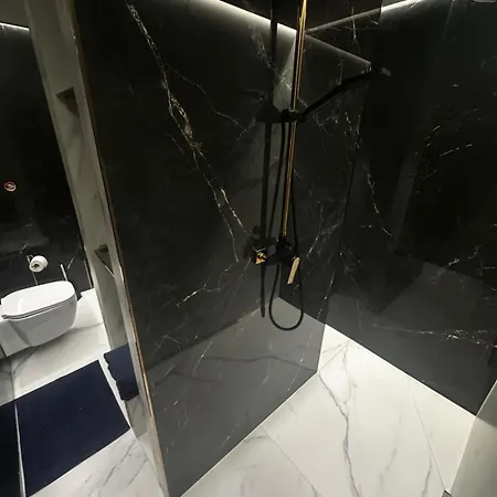 Black House A Ράντομ